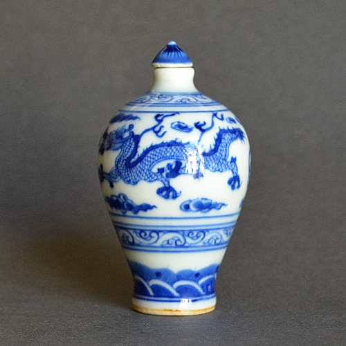 Нюхательный фарфоровый флакон. Китай. 19 век.   Двойное кольцо. Династия Цин (1644 - 1911г.г.). 