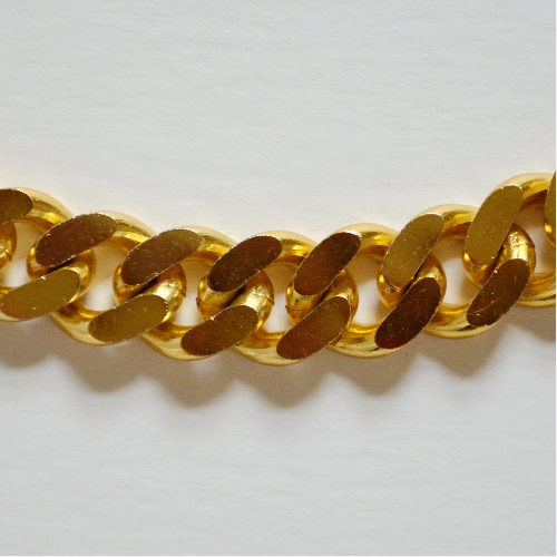 Очень крупная породистая винтажная цепь золотистого тона.Фотография не передает качество изделия 