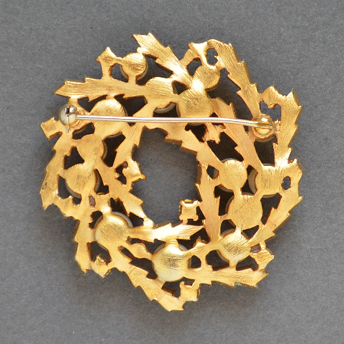 TRIFARI Коллекционная винтажная брошь  золотого тона с жемчужинами и стразами.