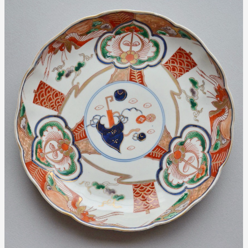 Имари. Фарфоровая тарелка. Япония. 19/20 век. Ручная роспись.